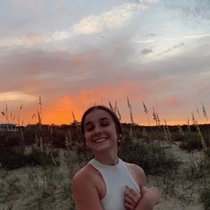 Meet your Posher, Mae